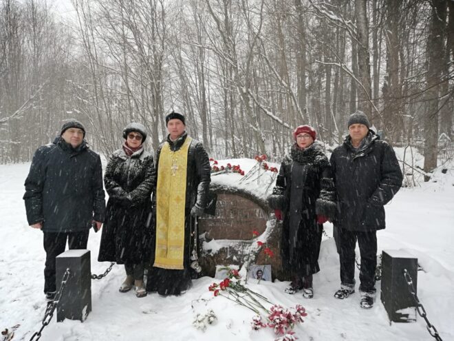 В Тверской области открыли памятный знак на месте дома, где жил художник Григорий Сорока