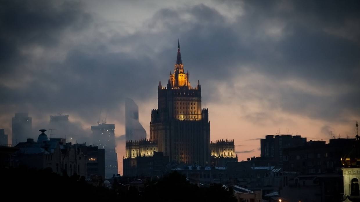 МИД России объяснил неэффективность санкций Великобритании против Путина и Лаврова