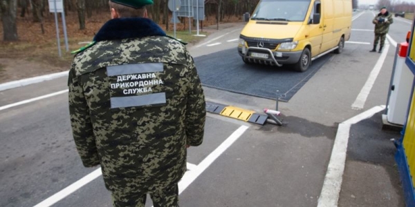 Руководителя отдела погранслужбы Украины поймали на контрабанде сигарет