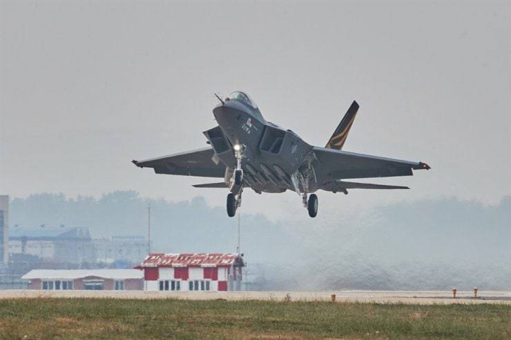 Южнокорейский истребитель KF-21 на испытаниях ввс