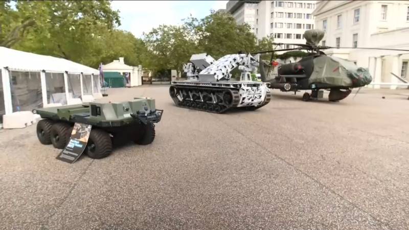 Великобритания изучает захваченную российскую технику: показательные мероприятия и сомнительные планы Великобритания изучает захваченную российскую технику: показательные мероприятия и сомнительные планы оружие