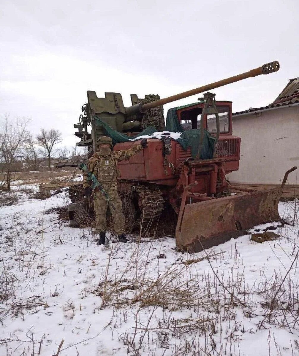 Трелевочный трактор ТДТ-55 никогда в жизни и не думал, что к нему принайтуют 57-мм автоматическую зенитную пушку АЗП-57 комплекса С-60.тг канал Артиллерия