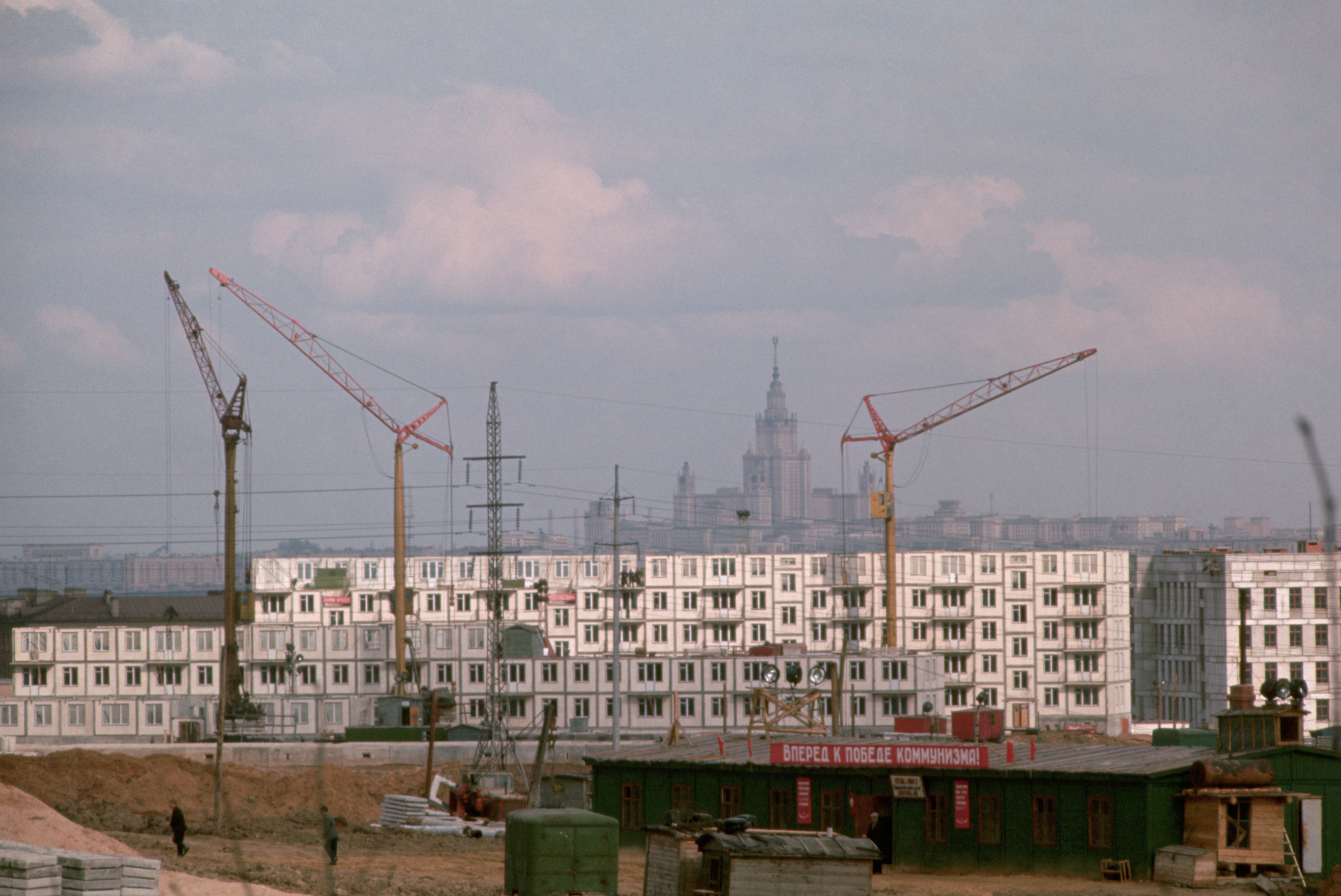 Как строились и заселялись хрущевки в СССР Москве, строительства, теснота, хрущевки, квартиру, жилые, хрущевок, Москва, иногда, домов, будем, жилых, кухни, время, вообще, квартире, Город, Радужный, Тюменская, областьСтроящиеся