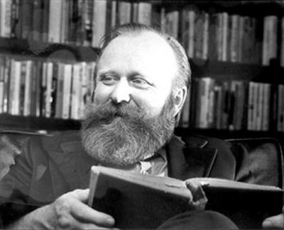 Фрэнк Герберт (Frank Herbert), 1920-1986)   В 1977 году в книге «Эксперимент Досади» писатель рассказал, как работает будильник, использующий ароматы вместо звука. Такие будильники можно сегодня приобрести в качестве забавного гаджета.