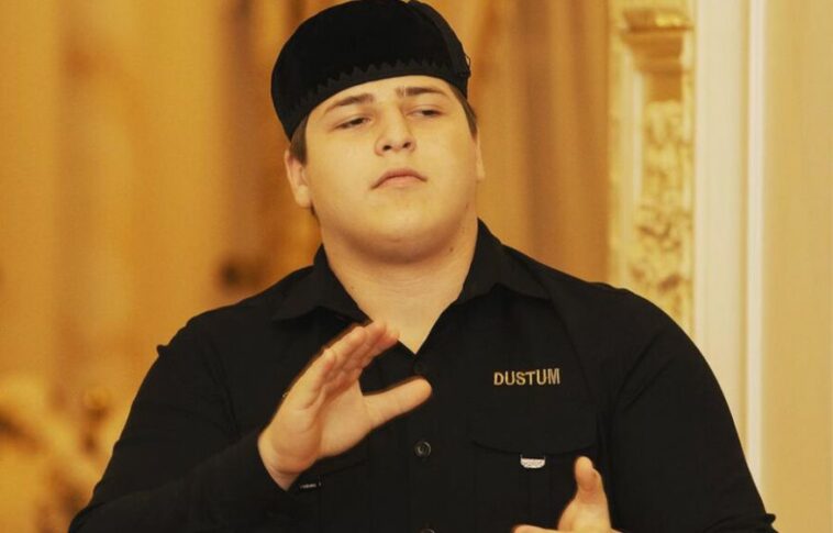 Кадыров стал лучшим работником ресторана, в котором никогда не работал