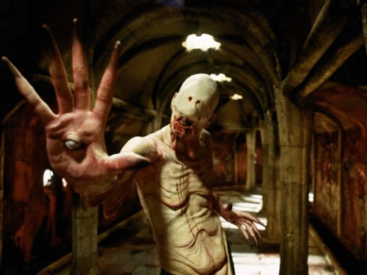 Вот как выглядят актёры, скрывающиеся под маской известных персонажей 