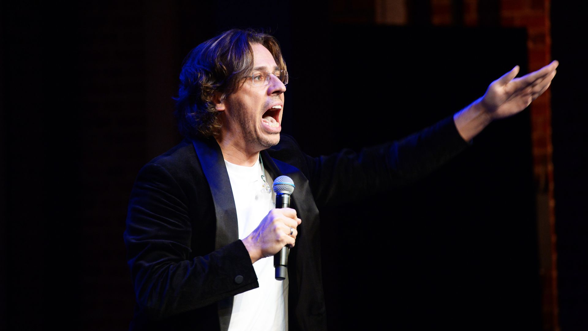 Шоумен Максим Галкин объявил о переносе осеннего концерта в Тбилиси