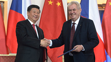 Президент Китая Си Цзиньпин и президент Чехии Милош Земан в Праге