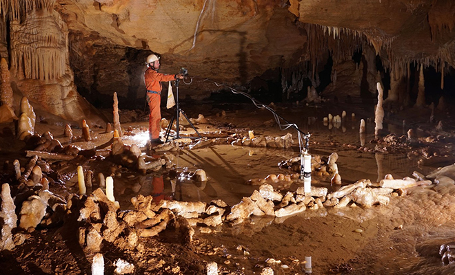 Спелеологи нашли в пещере изолированный зал, который был запечатан от мира 40 тысяч лет. Внутри были следы людей древнего, пещер, время, более, Гибралтарской, прикрывая, поднимался, диких, безопасности, чувствовать, могли, какоето, пещеру, доступ, сухопутный, закрывая, прилива, уровень, самую, животныхОткрытие