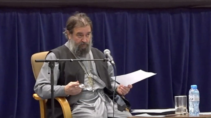 Кадр из видео с канала Андрея Ткачева в 