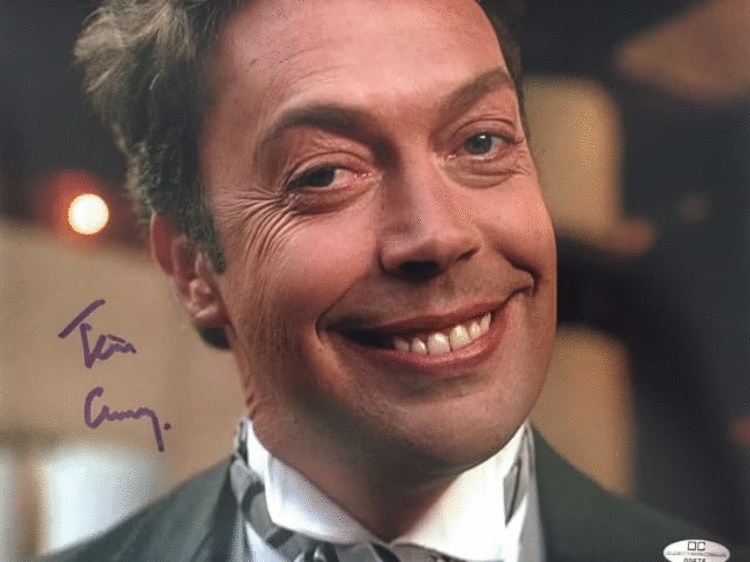 Вот как выглядят актёры, скрывающиеся под маской известных персонажей 