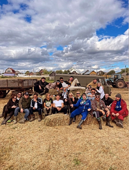 Виктория Шелягова свозила Екатерину Варнаву, Иду Галич, Яна Яновского и других друзей "на картошку" Виктория Шелягова свозила Екатерину Варнаву, Иду Галич, Яна Яновского и других друзей "на картошку" Новости