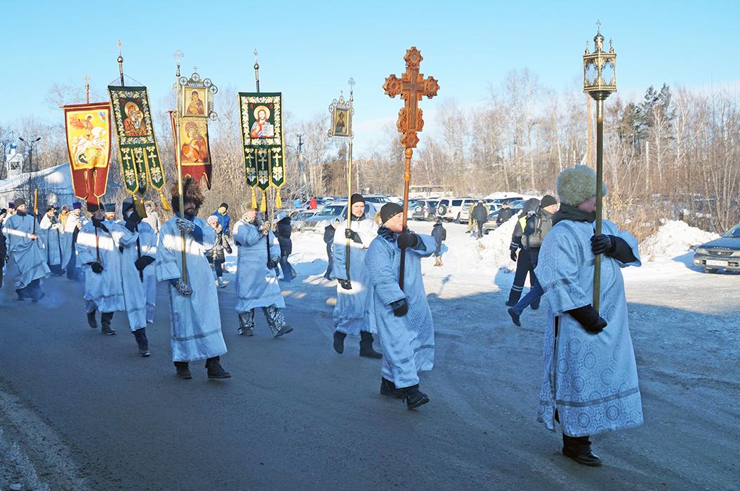 Крестный ход иркутск. Крестный ход на заливе Якоби в Иркутске в крещение, 19 января 2023г. Крестный ход на Иордань. Крестный ход на крещение на залив Якоби, 19 января 2023г.