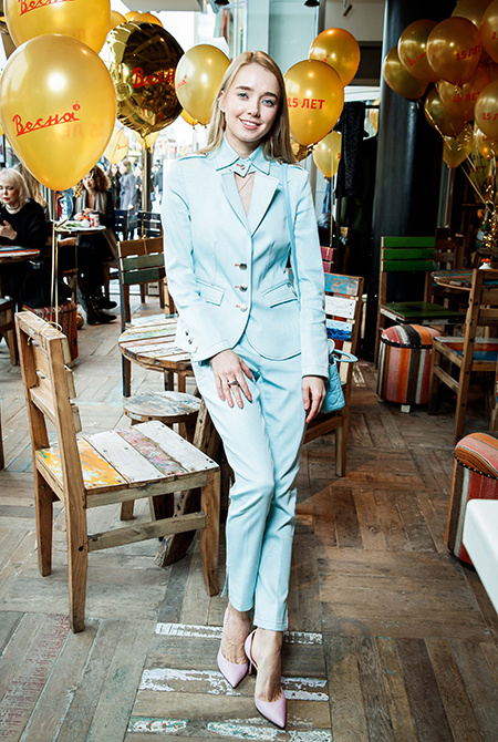 Ксения Собчак, Рената Литвинова и другие звезды отметили праздник "Весны" на Новом Арбате