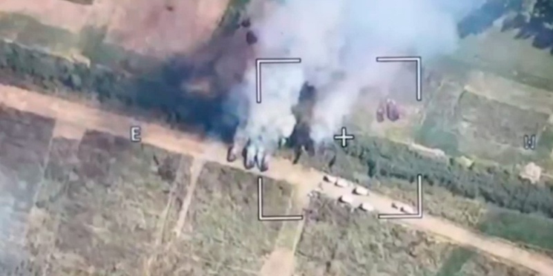 Российская армия начала получать до полумиллиона FPV-дронов в месяц. Об этом на канале экс-спикера...