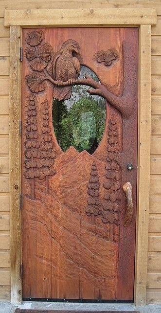 Даже дверь может быть произведением искусства.        