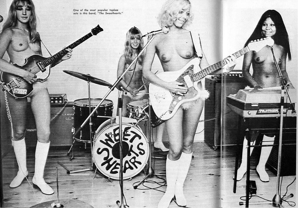 Nude Rock Chicks