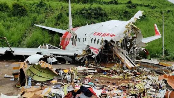 Данные черного ящика самолета China Eastern указывают на то, что пилот мог совершить преднамеренное пикирование ИноСМИ