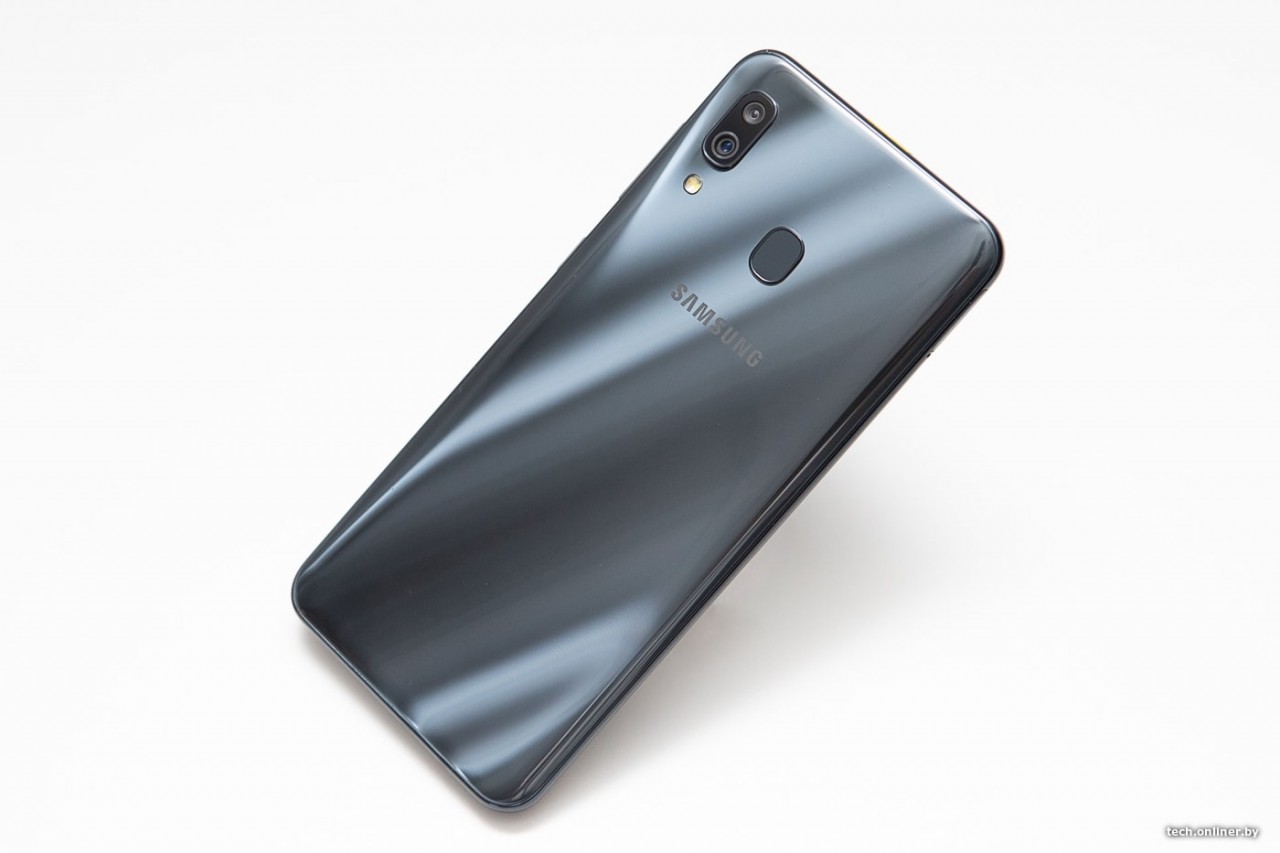 Samsung Galaxy A30 хочет стать вашим смартфоном. Все «за» и «против» samsung galaxy a30