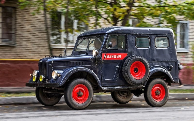 Вот почему машины милиции СССР красили в желтый! Вот почему машины милиции СССР красили в желтый!