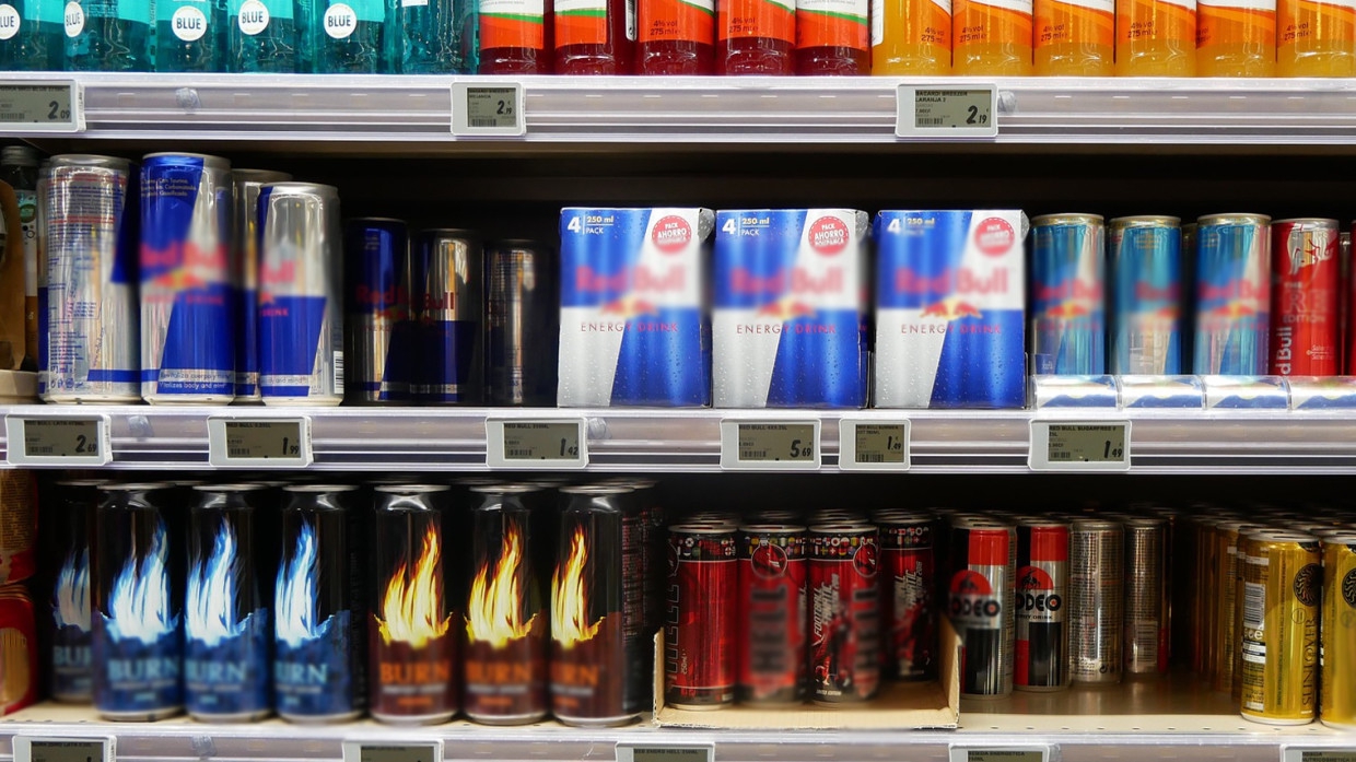 Диетолог назвал натуральные напитки на замену энергетикам