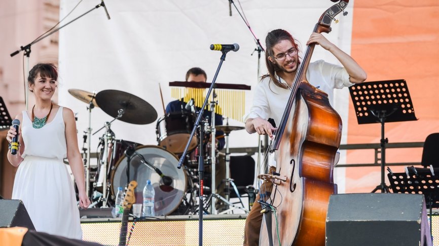 Джазовый вечер. Sochi jazz festival. Джазовый фестиваль петербург. Музыкальный ансамбль. Ансамбль на музыкальном фестивале.