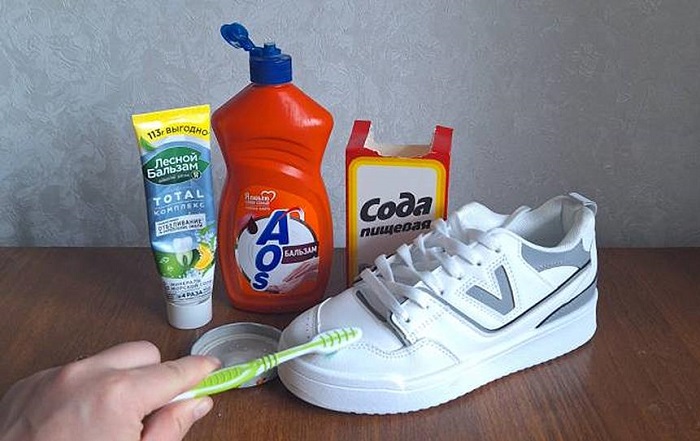 Для чистки обуви понадобится несколько компонентов. / Изображение: дзен-канал technotion