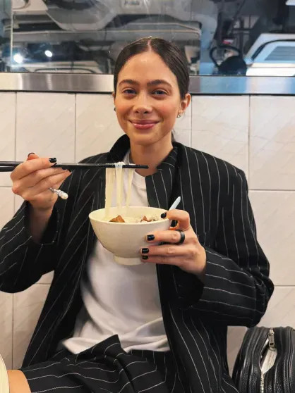 Курс на Восток: Ксения Собчак, Полина Киценко и Аврора Киба проводят время в Китае, а девушка Павла Дурова посетила Токио АхалаяАнка, Вавилова, Собчак, ЮнусоваАнна, ТокиоЮлия, КиценкоПолина, ШанхаеАврора, девушка, ШанхаеКсения, ТокиоАврора, ШанхаеЮлия, СобчакКсения, Ксении, ШанхаеФото, Российские, ШанхаеДарья, Basel, искусства, современного, ярмарок