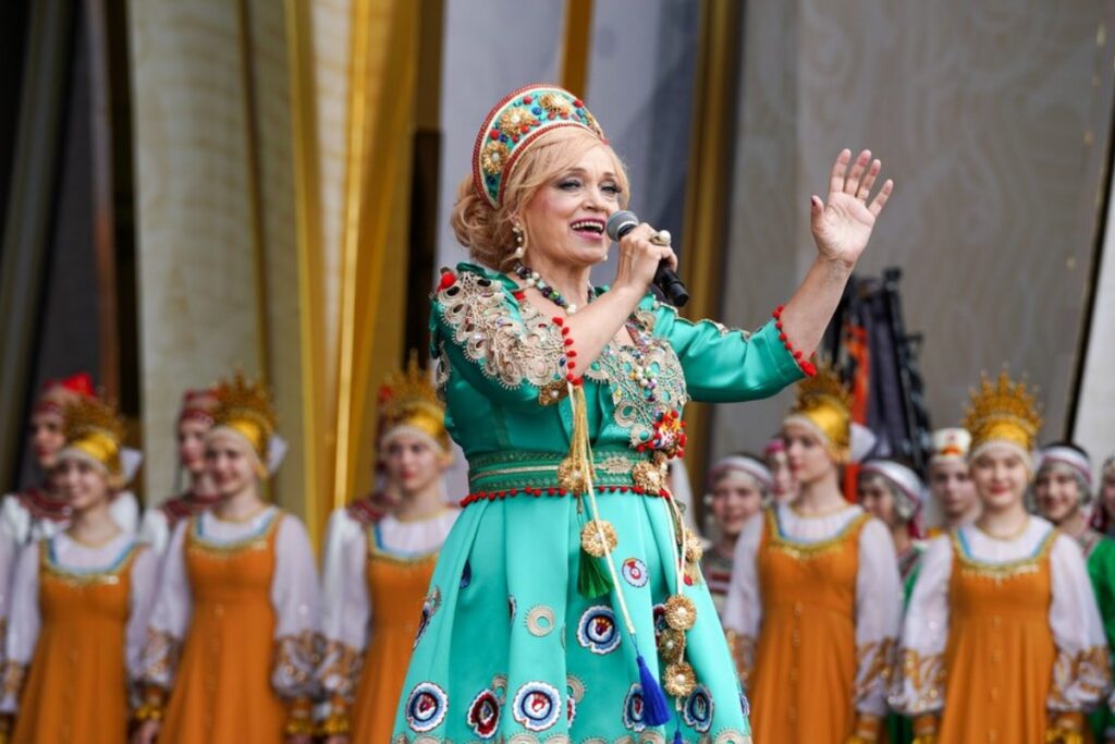 Песню Кадышевой «Веночек» предложили ввести в школьную программу