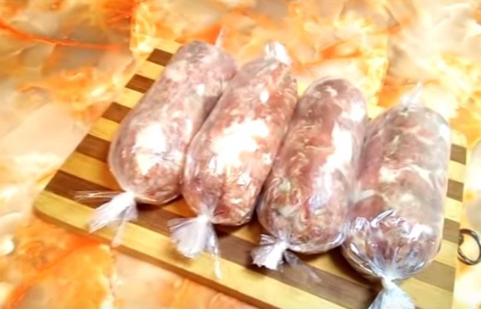 Простой рецепт домашней колбасы