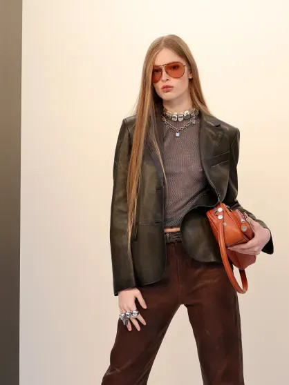 Рози Хантингтон-Уайтли, Наоми Уоттс, Диана Крюгер и трансгендерная* дочь Илона Маска посетили модные показы в Париже arnold jerocki,aurore marechal,instagram (инстаграм),социальная сеть,saint laurent,tom ford,Алеся Кафельникова,Антуан Арно,вивьен уилсон,Джеффри Эпштейн,Диана Крюгер,Илон Маск,лгбт,движение,наоми уоттс,Наталья Водянова,наталья максимова,ренат литвинов,Рози Хантингтон-Уайтли