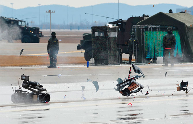 Роботы на работе