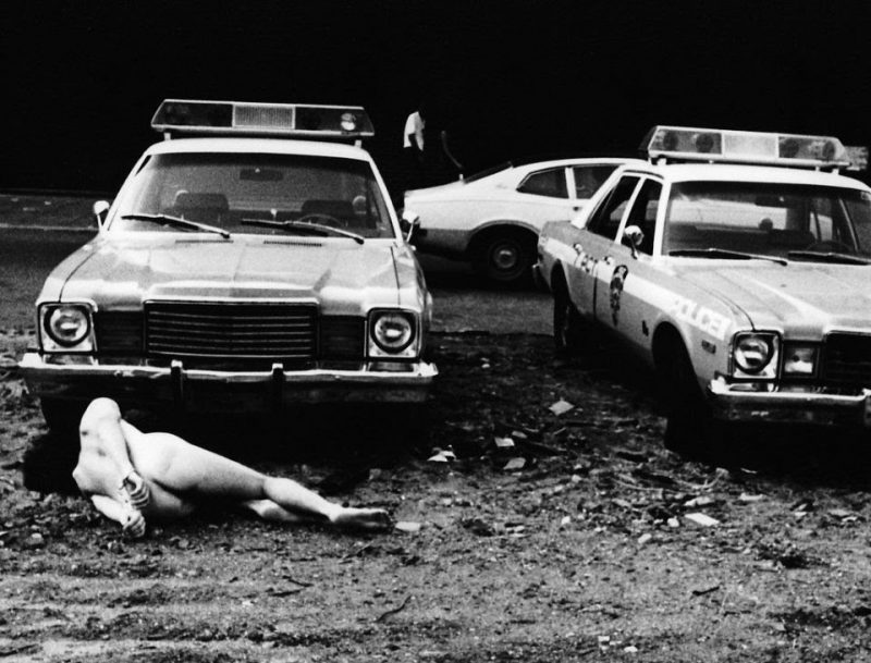 Гнилое яблоко: мрачная изнанка Нью-Йорка 80-х на фотографиях Мирона Цовнира Гнилое яблоко: мрачная изнанка Нью-Йорка 80-х на фотографиях Мирона Цовнира