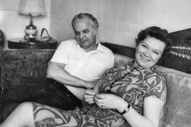 «Мама Вера» из «Девчат» и её то ли счастливая, то ли несчастливая любовь с Ростоцким «Мама Вера» из «Девчат» и её то ли счастливая, то ли несчастливая любовь с Ростоцким загадочность