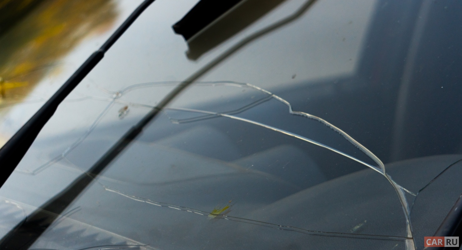 Как остановить рост трещины на лобовом стекле автомобиля Автомобили