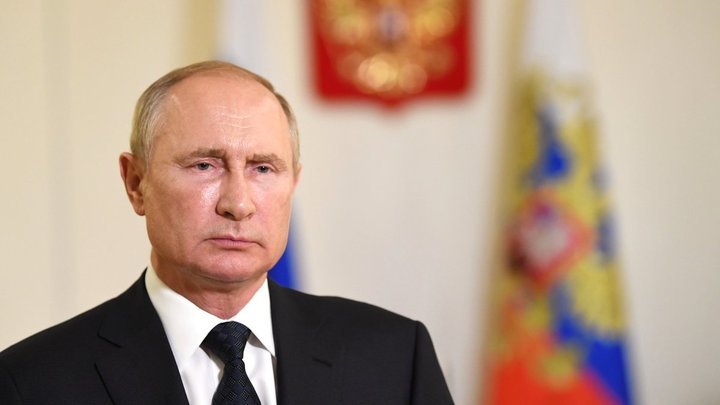"Не хочу нарушать благостного течения моего выступления, но...": Путин предупредил Петербург о беде