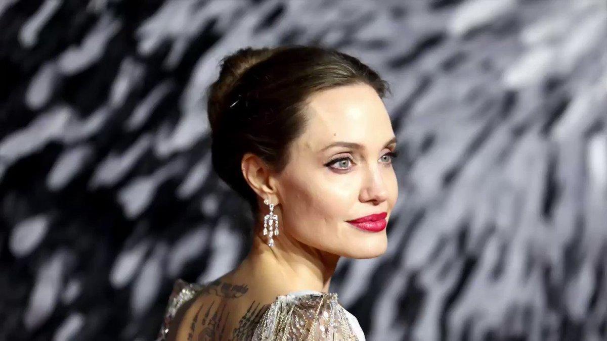 Киллер, которого Анджелина Джоли наняла для своего убийства, спас ей жизнь
