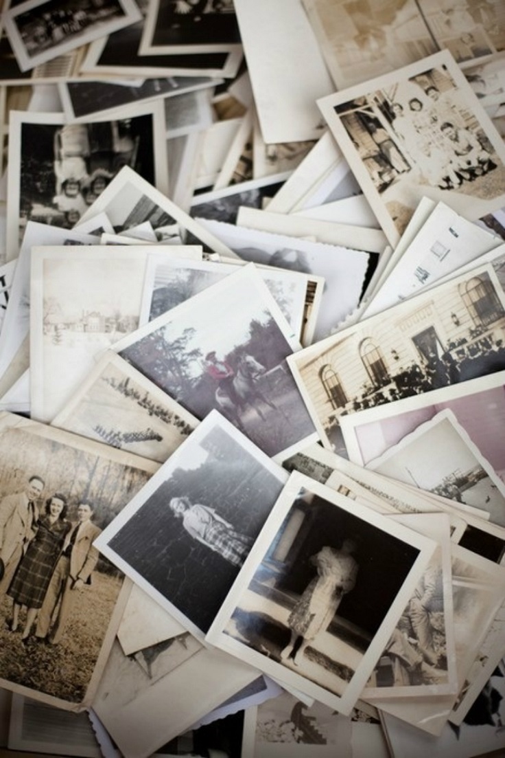 Песни фотографии на память. Старая фотокарточка. Старый фотоальбом. Старый фотоальбом коллаж. Винтажные фотокарточки.