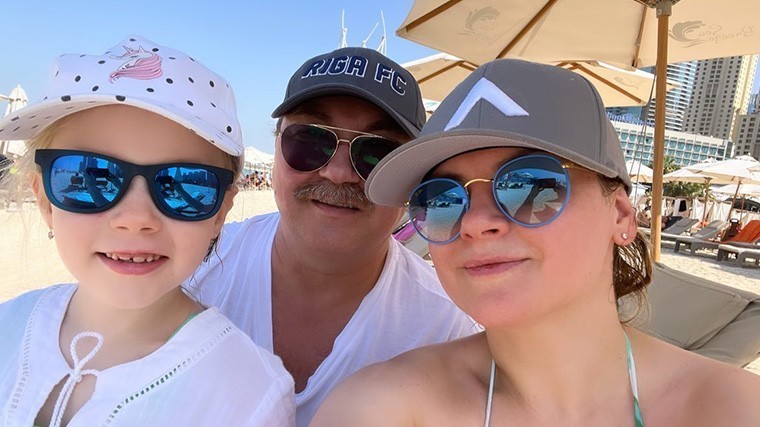 Жена Игоря Николаева Юлия Проскурякова поделилась семейным фото с отдыха