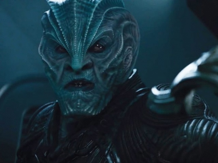 Вот как выглядят актёры, скрывающиеся под маской известных персонажей 