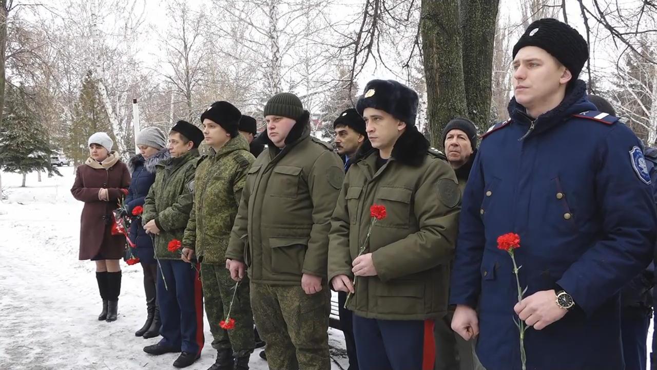 Погода в красном сулине на неделю. Казаки красный Сулин. Казаков Эдуард красный Сулин. Казачество в Красном Сулине. Красный Сулин музей казачьей культуры.