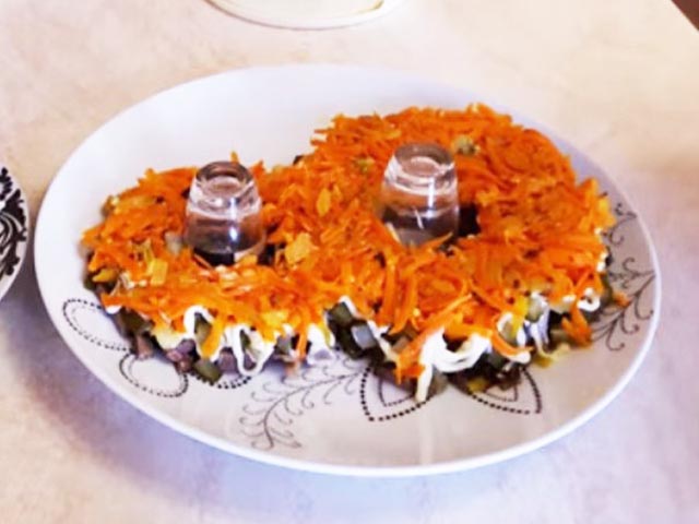 Салаты на 8 Марта – шесть вкусных рецептов Салаты на 8 Марта – шесть вкусных рецептов