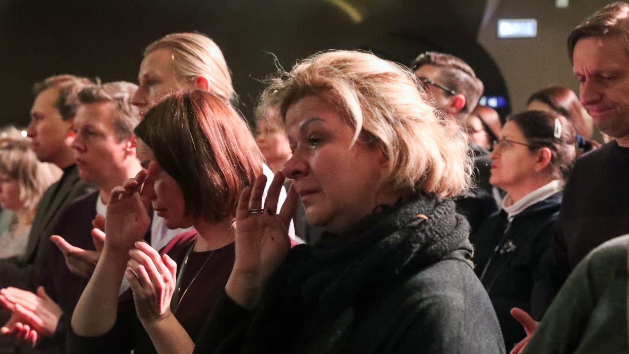 Худрук современника сейчас. Театр Современник Москва руководитель. Художественный руководитель театра Современник. Театр Современник художественный руководитель сейчас. Театр Современник зрители.