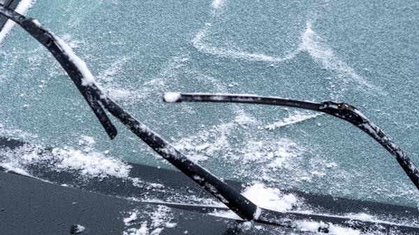 Спасение для автомобилистов: как избежать намерзания льда на лобовом стекле - актуальные новости по теме Мой дом - новости на Toplenta