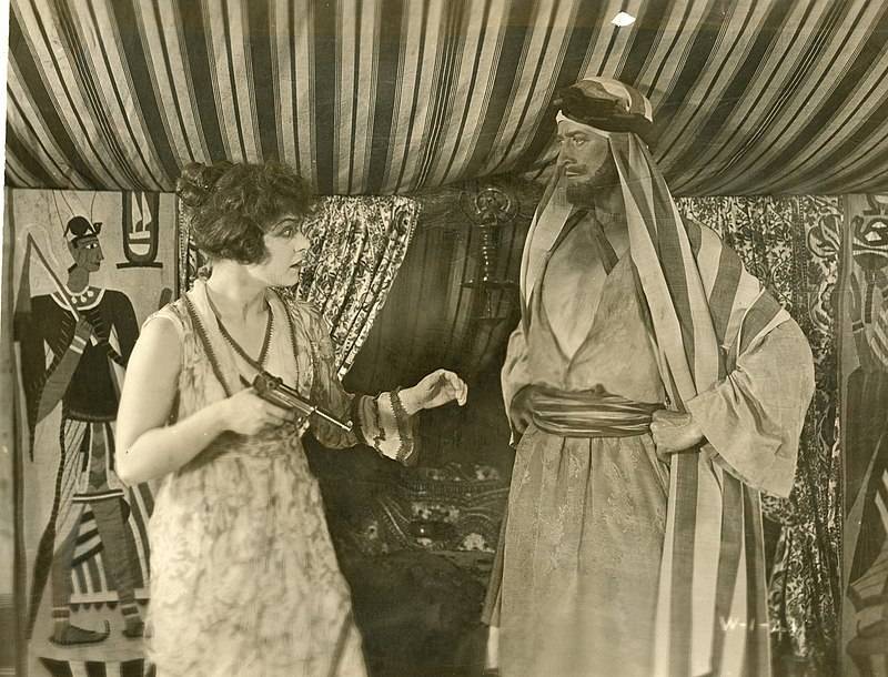 «Люгермен». Рассказ о Евгении Голубцове «Люгермен». Рассказ о Евгении Голубцове оружие