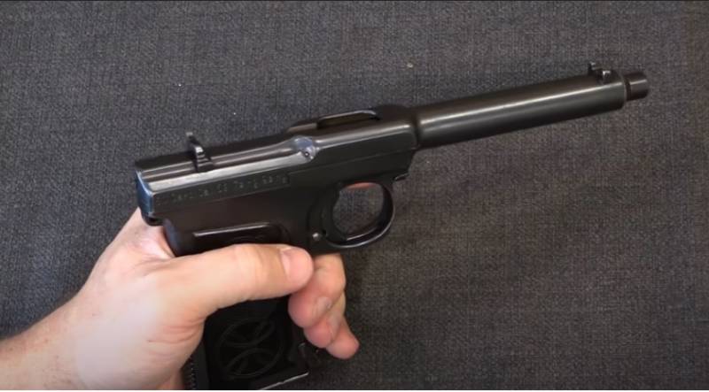 Револьверы и пистолеты, более чем странные оружие