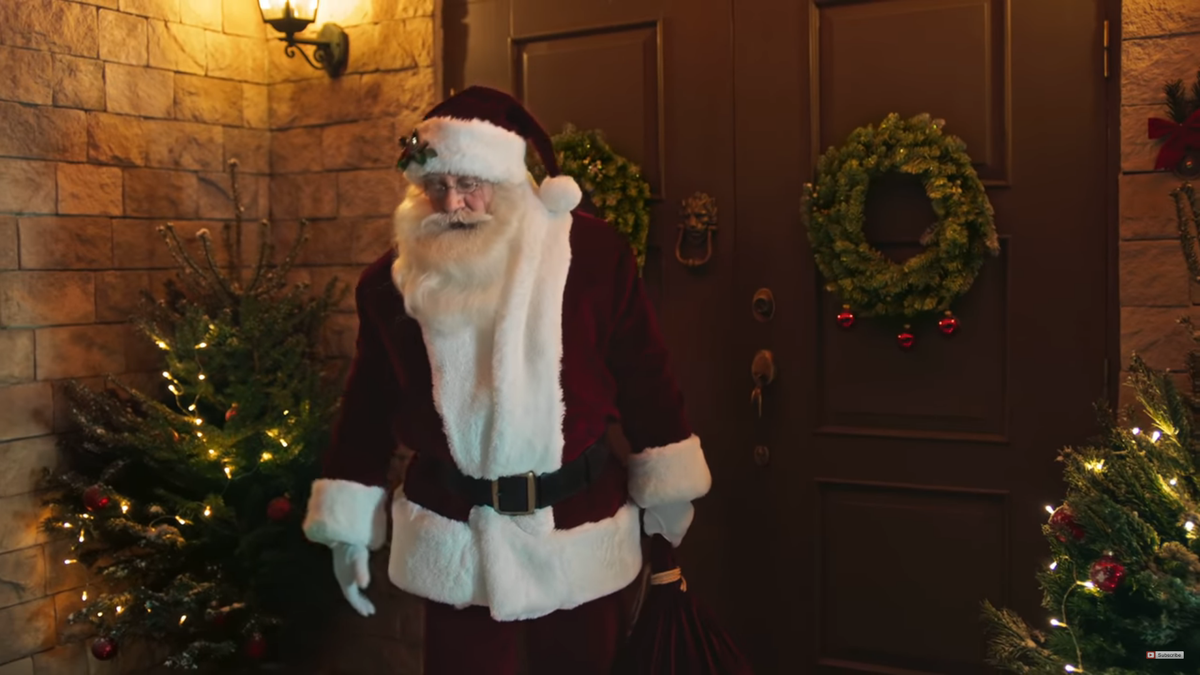 Иностранцы посмотрели язвительный ролик о толерантном Рождестве от Russia Todey. Их реакция