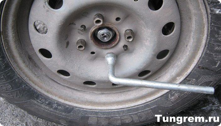 Снятие заднего барабана на LADA KALINA