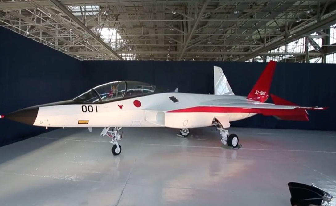 X-2 Синсин стал ответом Страны восходящего солнца американскому F-35 Lightning II, российскому Т-50 и китайскому J-20. X-2, наименование которого переводится как «Душа неба» находился в разработке целых десять лет и стоил правительству Японии более 294 миллионов долларов.