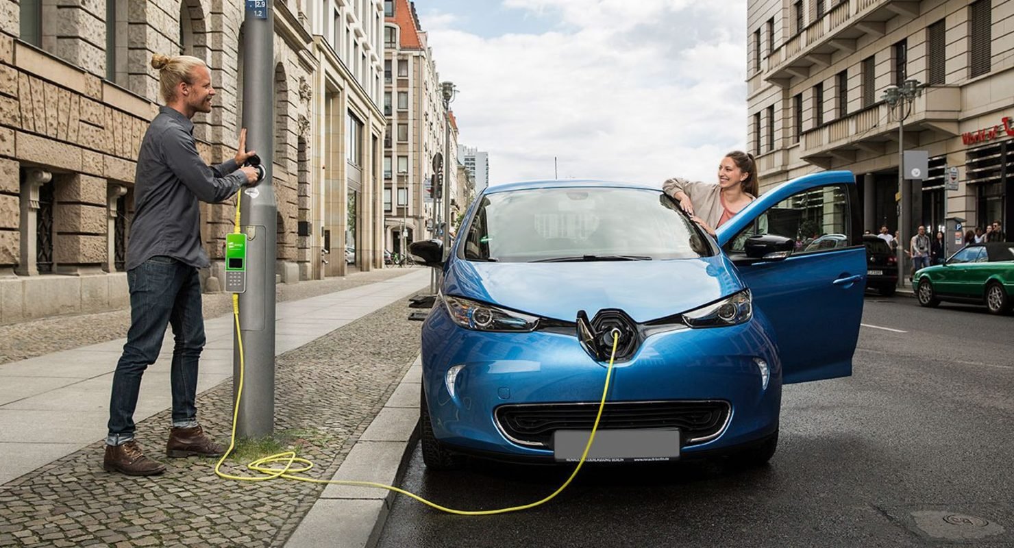 В Британии с удивление отметили, что зарядки для электрокаров есть только в богатых районах